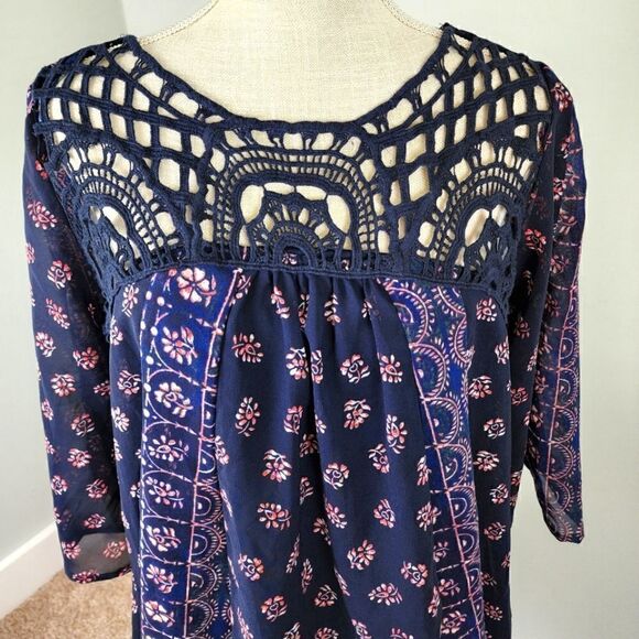 JAPNA WOMEN'S BELL SLEEVE CROCHET NECKLINE CRISS CROSS BACK DRESS SIZE MEDIUM - Picture 2 of 5